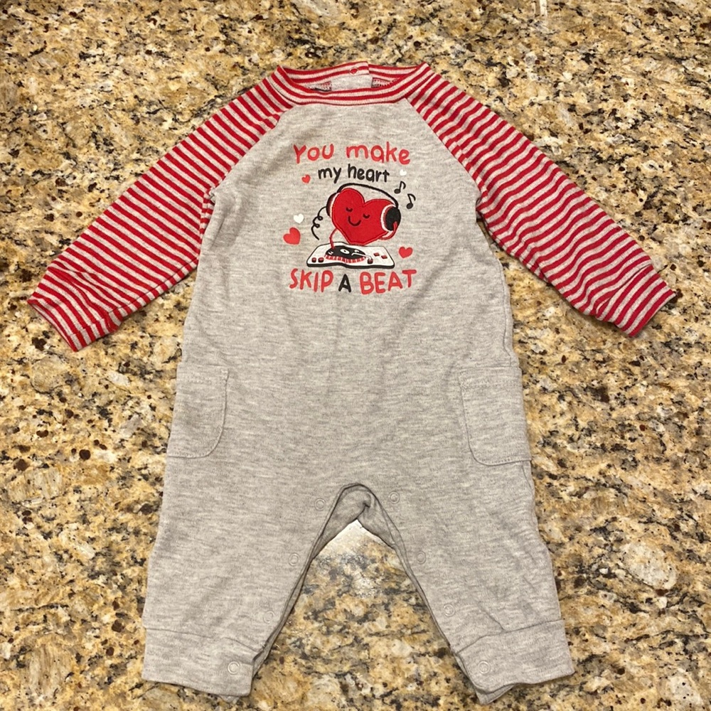 Size 3-6m, Color Grey & Red